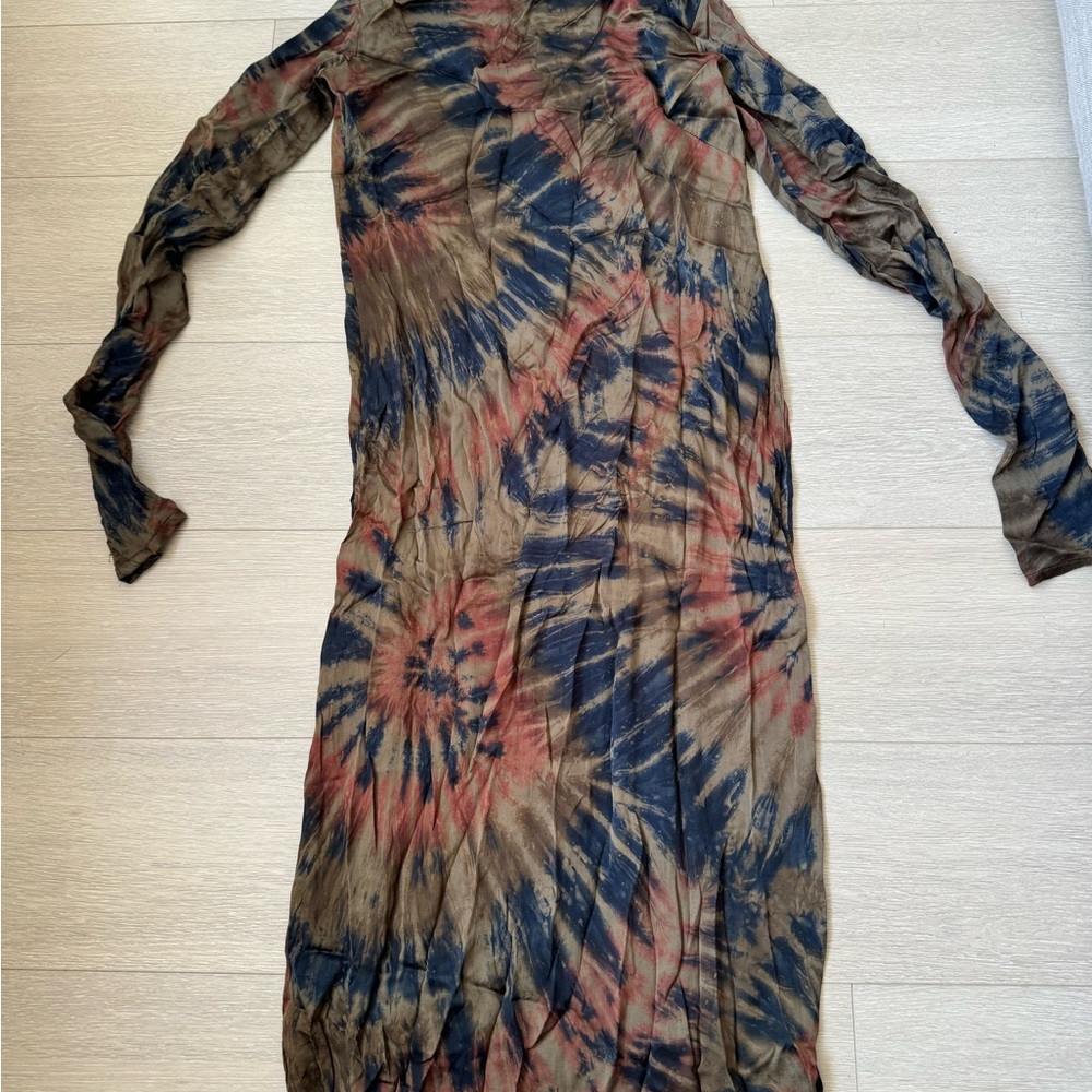 Tie-Dye Long Sleeve Dress